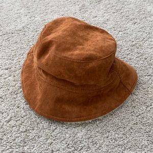 Zara bucket hat